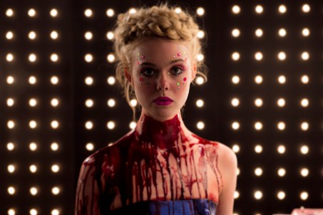 TheNeonDemon-Photo01--® 2016. Space Rocket. Gaumont. Wild Bunch.jpg